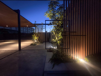 格子の素敵なセミクローズ外構