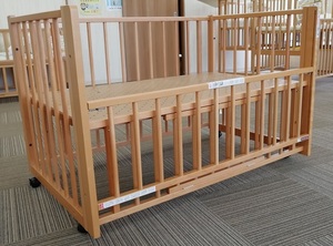 【中古販売】★ベビーベッド　サークルベッドスライド式★　