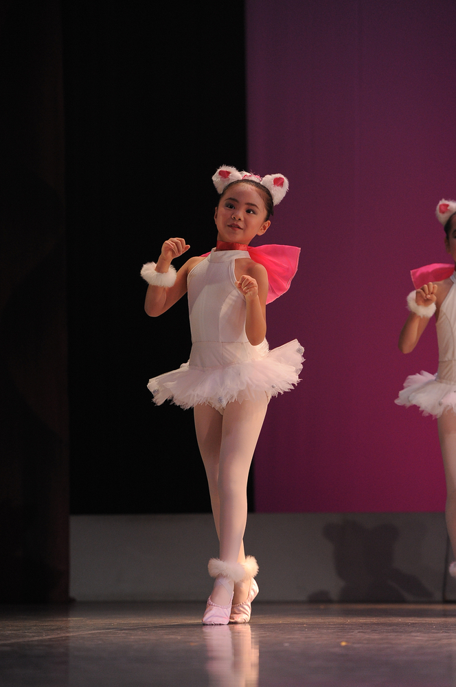舞台写真 兵庫県宝塚市にあるバレエ教室 バレエスタジオミーシャ です あなたもミーシャでバレエを始めてみませんか