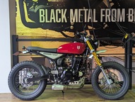 RAZORBACK 250㏄ Gloss Red