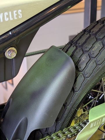 RAZORBACK 250㏄ Gloss Red