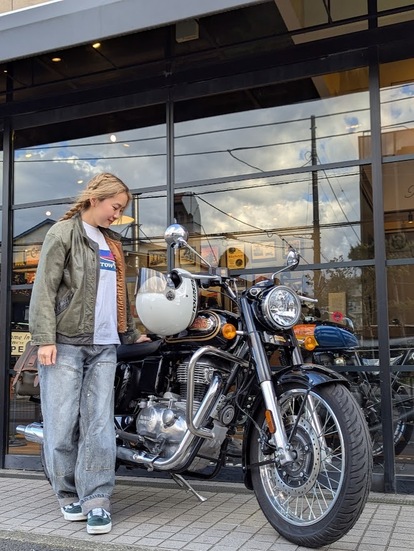 Chilli Beans. Maikaさん愛車BULLET350の点検🔧