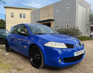 メガーヌ ルノースポール F1チーム LTD ED＜国内限定30台！＞
　 